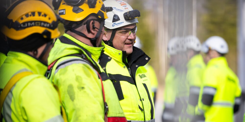 KSBR:n rakennustyöntekijöitä työmaalla.
