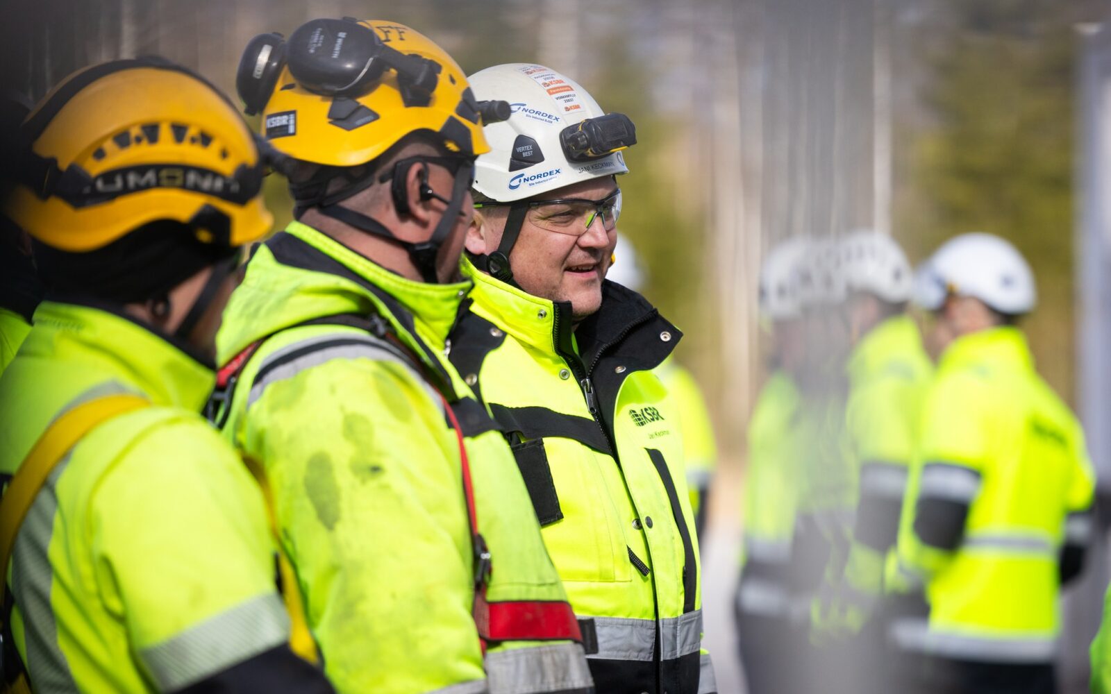 KSBR:n rakennustyöntekijöitä työmaalla.